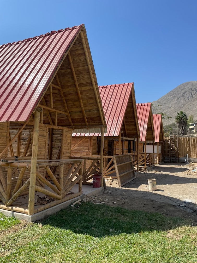 Cabañas de bambú y caña en Buganvilla Lodge